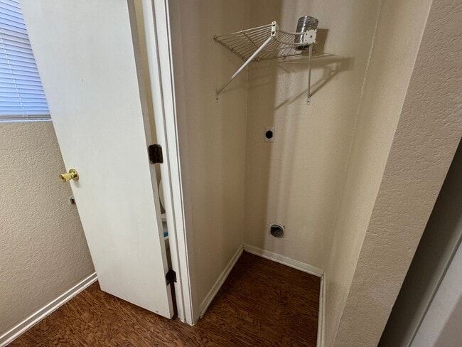 Photo - 1100 Leslie Cir Unit Apt C