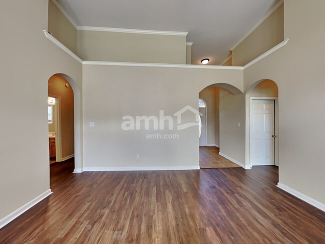 Photo - 1616 Sawmill Creek Ln