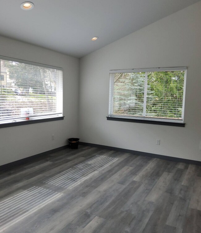 Photo - 1611 Lakeway Dr Unit #2