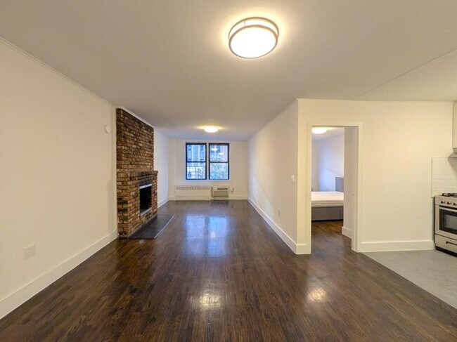 Building Photo - 10 bedroom in New York NY 10011 Unit 4d