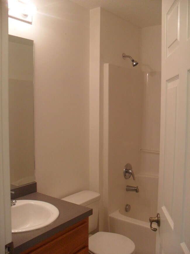 Photo - 1950-1952 Laverna Ave Unidad 1950 Laverna Ave