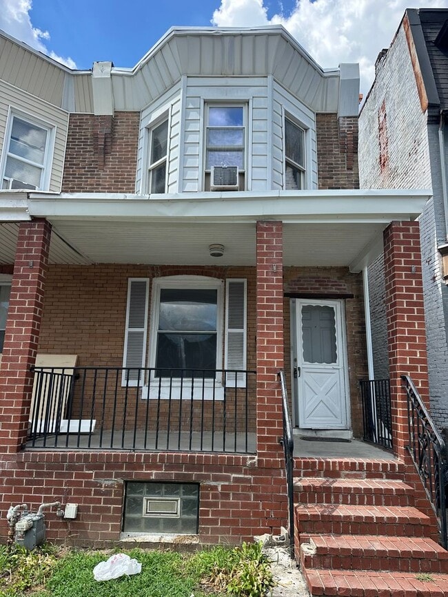 Building Photo - 202 S 4th St