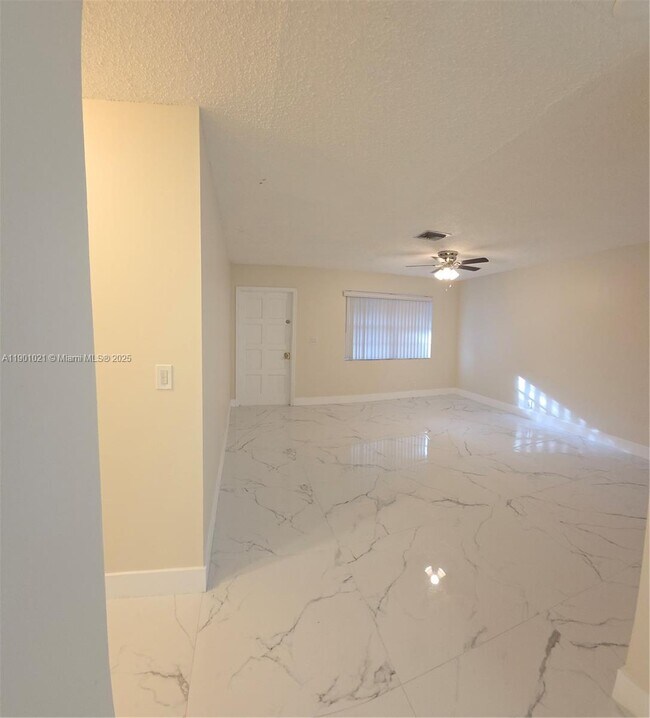 Photo - 2526 Taylor St Unidad 3
