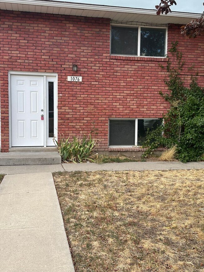 Newly Remodeled Townhome Townhome Rental in Orem UT