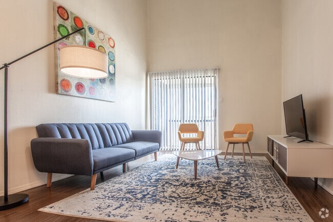 2 BR, 2 BA - 894 SF