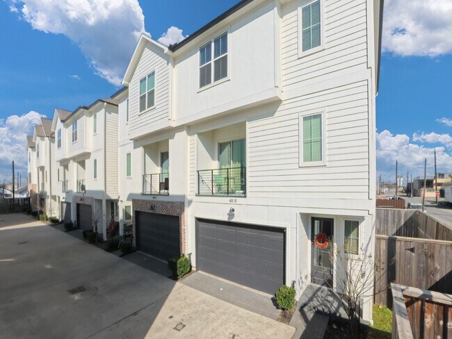 Photo - 4919 Avenue J