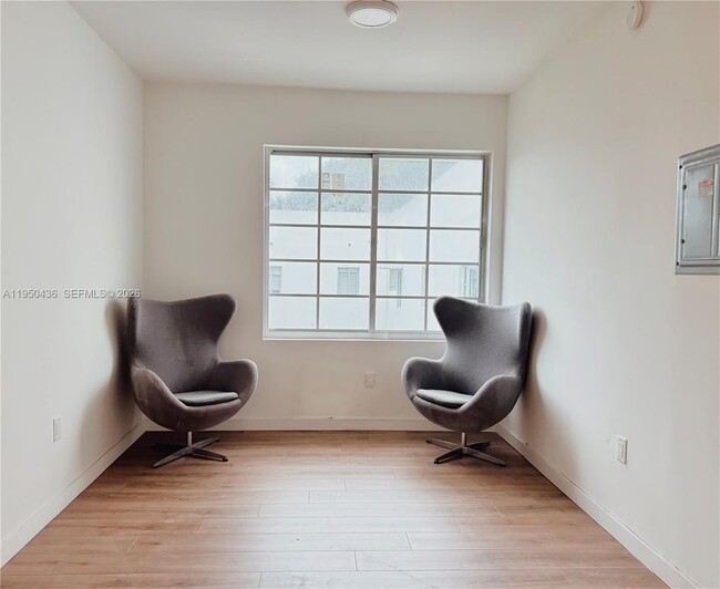 Building Photo - 1525 Euclid Ave Unit 18