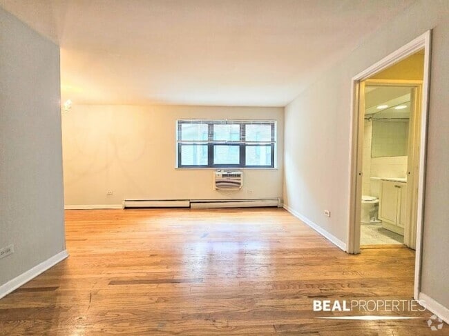 Building Photo - 0 bedroom in CHICAGO IL 60657 Unit 310 Rental