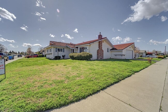 Photo - Beautiful 3 Bed / 2 Bath Home in North Yuba City