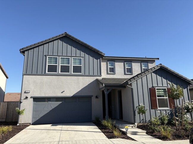 Building Photo - 2875 E Colina Dr