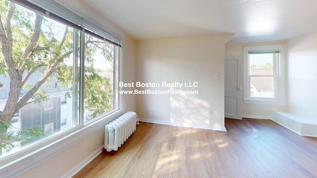 Building Photo - 107 Warren St Rental
