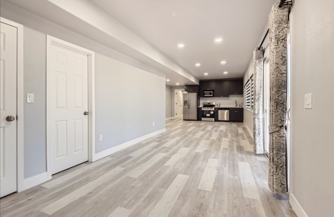 Photo - 15721 E Lake Cir