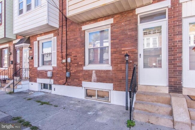 Building Photo - 3617 Sepviva St