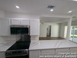 953 Serenade Dr
