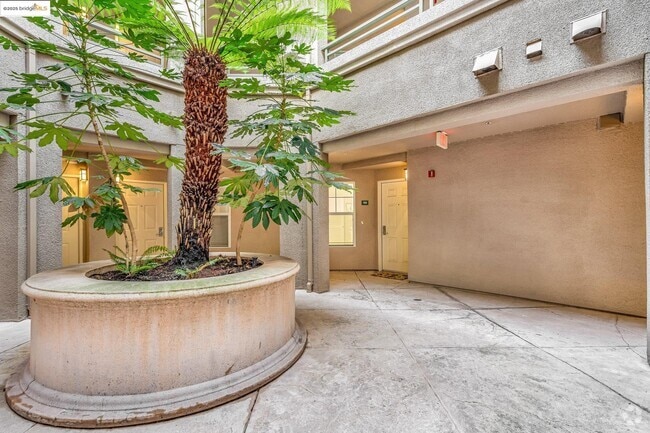 Building Photo - 300 Caldecott Ln Unit 108 Rental