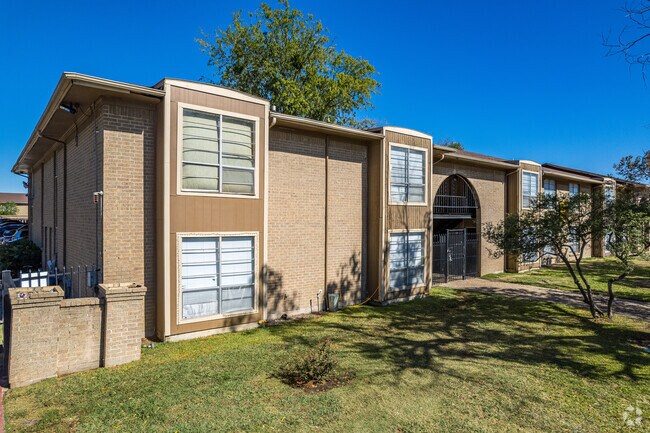 Photo - Cliffbrook Condos