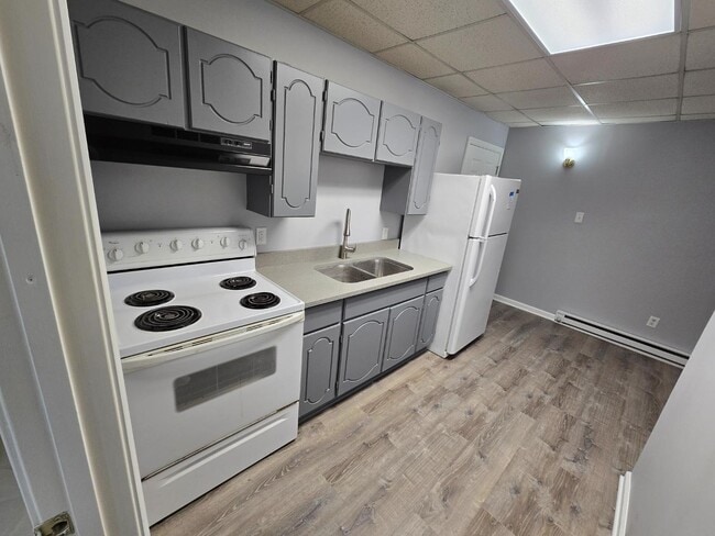 Building Photo - 518 Moen Ave