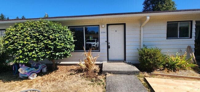 Building Photo - 2208-2208 NE 80th Ave Rental