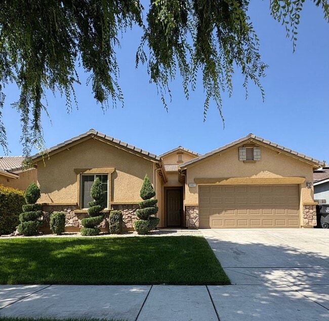 NW Visalia Home Coming Soon with a pool! - NW Visalia Home Coming Soon with a pool!
