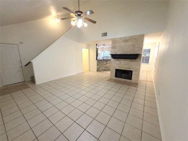 1600 Hollow Tree Blvd