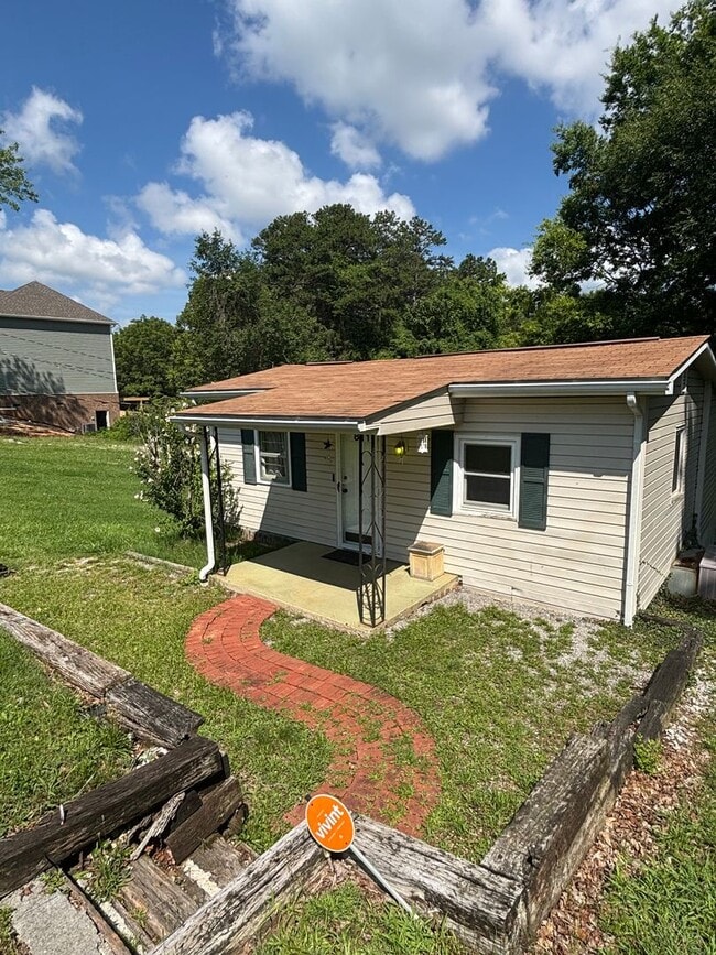 Building Photo - Clinton Hwy Cottage Coming soon!!