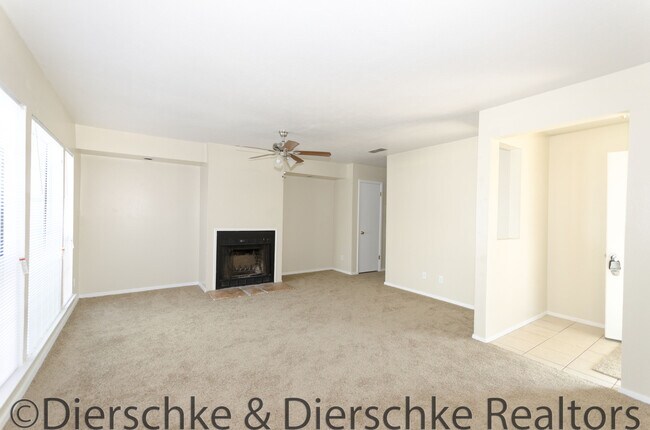 Photo - Cozy and clean 3 bedroom 2 bath townhouse!