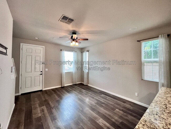 Photo - 1502 N Reunion Way