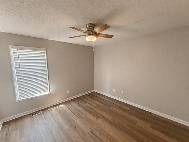 308 E Gilbreath St Unit B