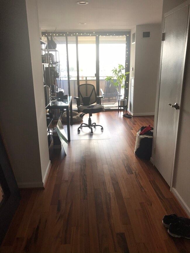 Photo - 250 S Reynolds St Unidad 1505