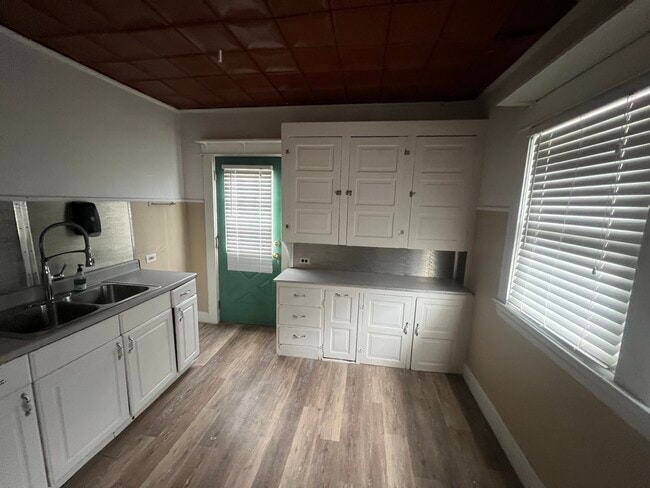 Photo - 1316 W 91st St Unidad #2