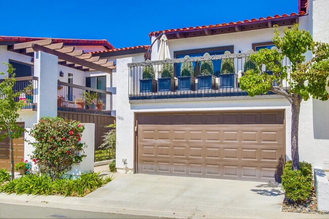 Amazing Solana Beach Home Located On a Lus... - Amazing Solana Beach Home Located On a Lus...