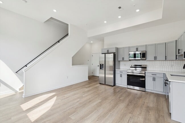 Photo - 1535 N Sydenham St Unit B