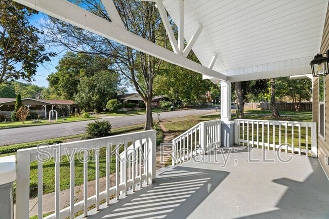 Photo - 1119 Washington Ave