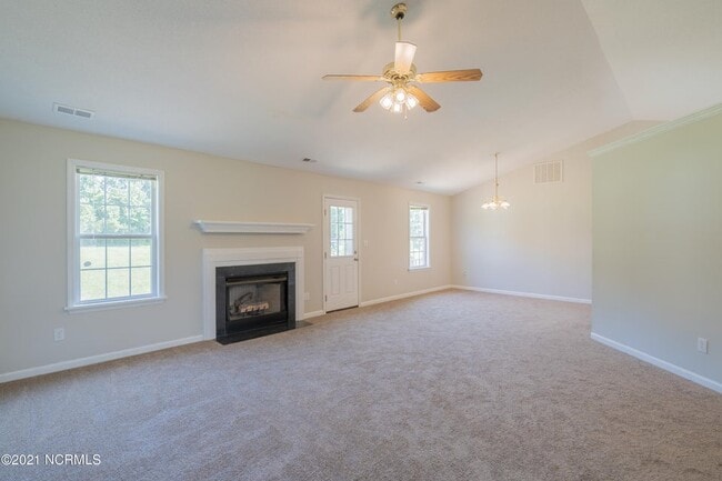 Photo - 210 Brookstone Way