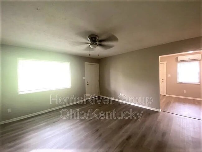 Photo - 3005 Seneca St