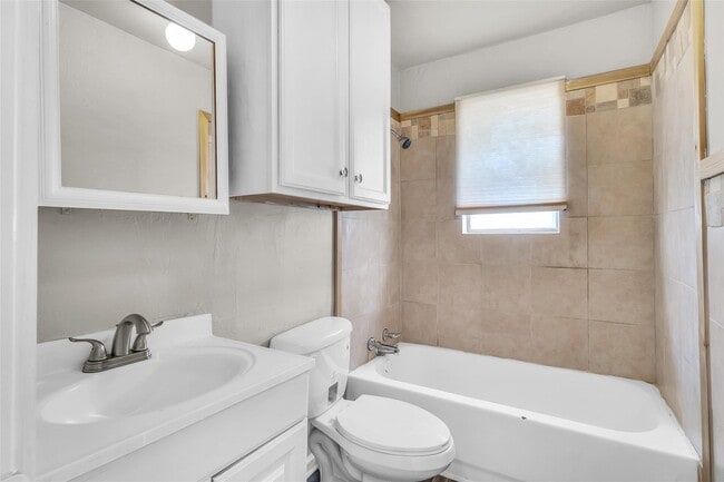 Photo - 6781 Half Main St