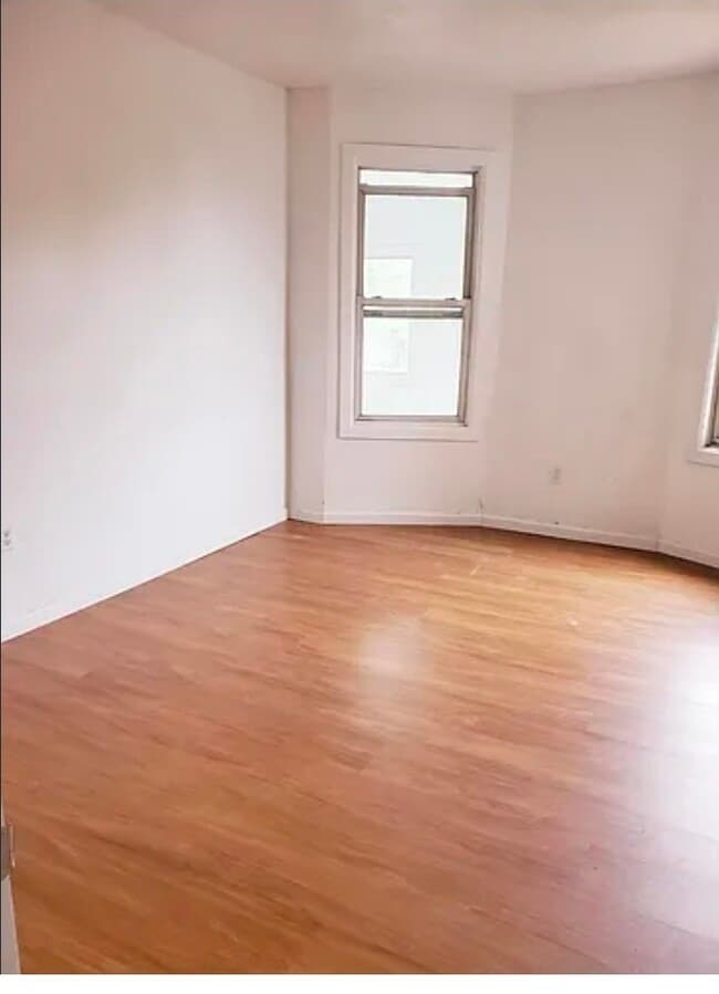 Photo - 36 Yates Ave Unit 2nd floor