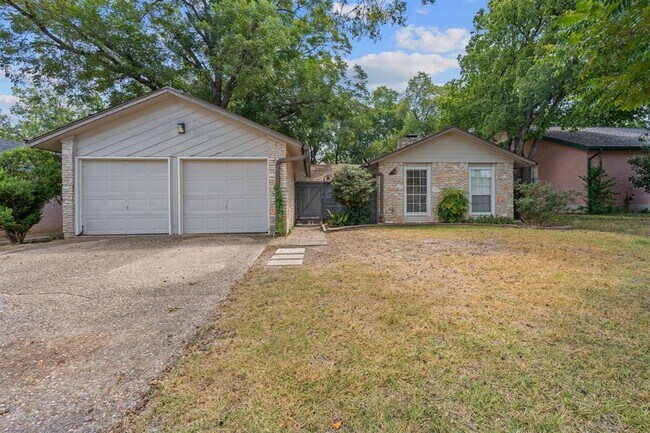 Building Photo - 10103 Woodland Village Dr Rental