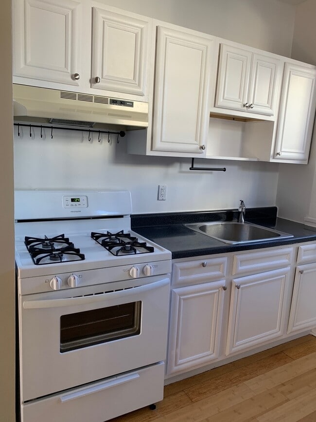 Photo - 832.5 W Sunnyside Ave Unit 3E