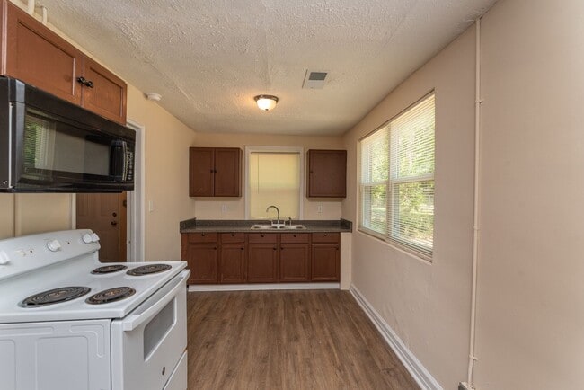 Photo - $950 - 3 bed/1 bath single-family home for rent, all electric! - Section 8 welcome!