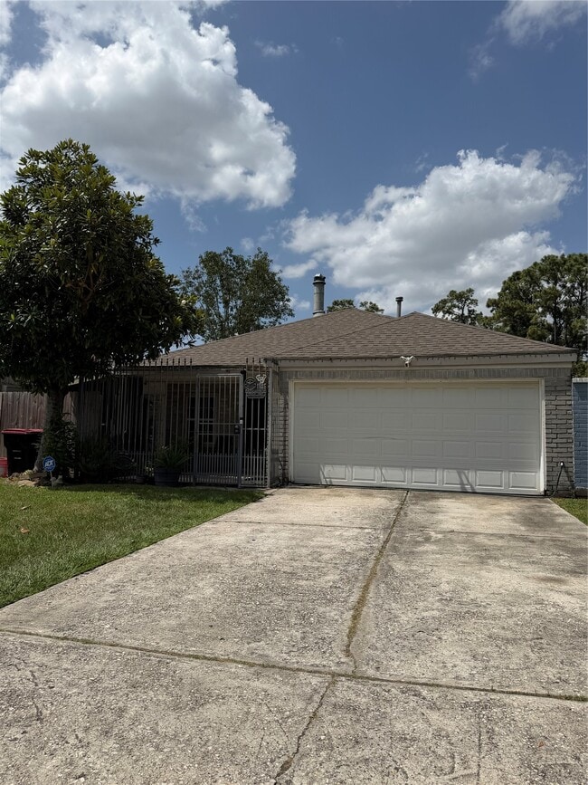 Building Photo - 11835 Greencanyon Dr