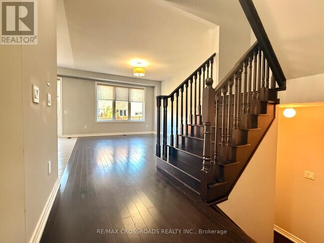 Photo - 205 Laker Ct