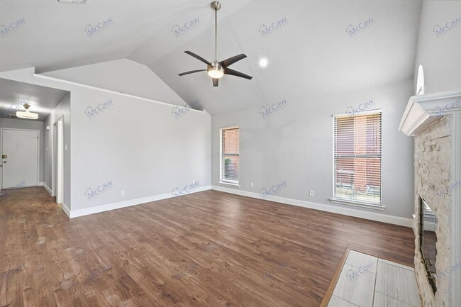 Photo - 720 W Willow Oak Dr