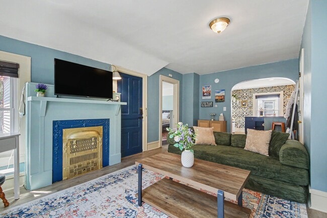 Building Photo - 514 Glenwood Ave SE Unit 514 Glenwood Gem