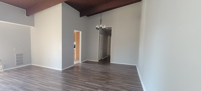 Building Photo - 11320 Cherry Hill Rd Unit 301