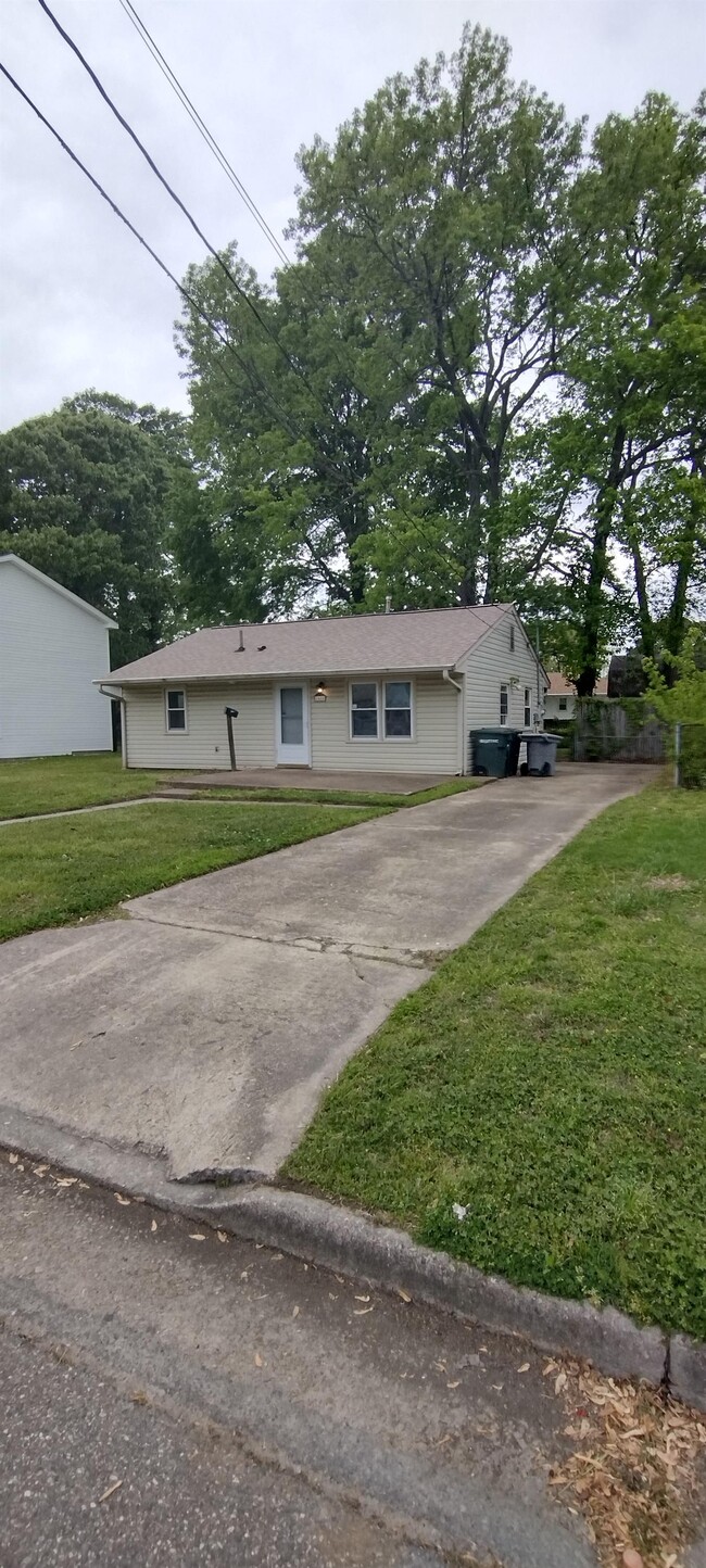 Building Photo - 1485 Morgan Dr