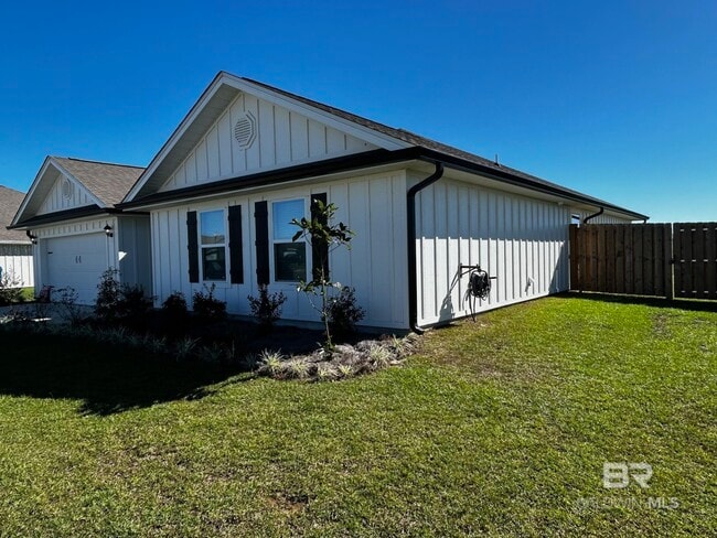 Photo - 447 Preston Wy