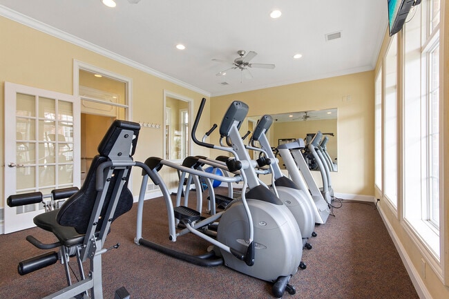 Photo - Deer Valley Apartments