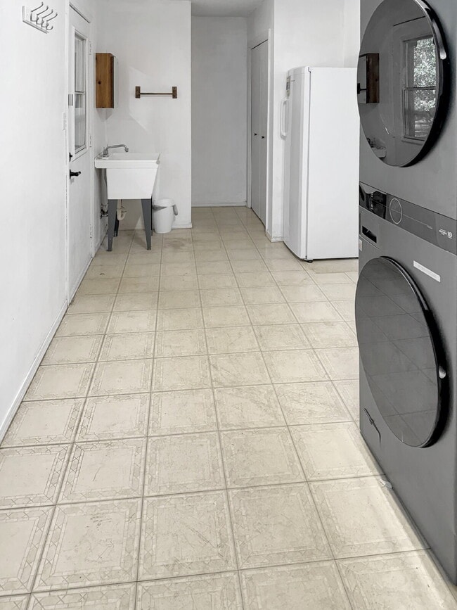 Photo - Spacious Corner Lot Rental in Milton, FL