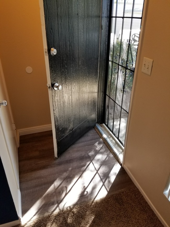 Photo - Meadowbrook Apartments